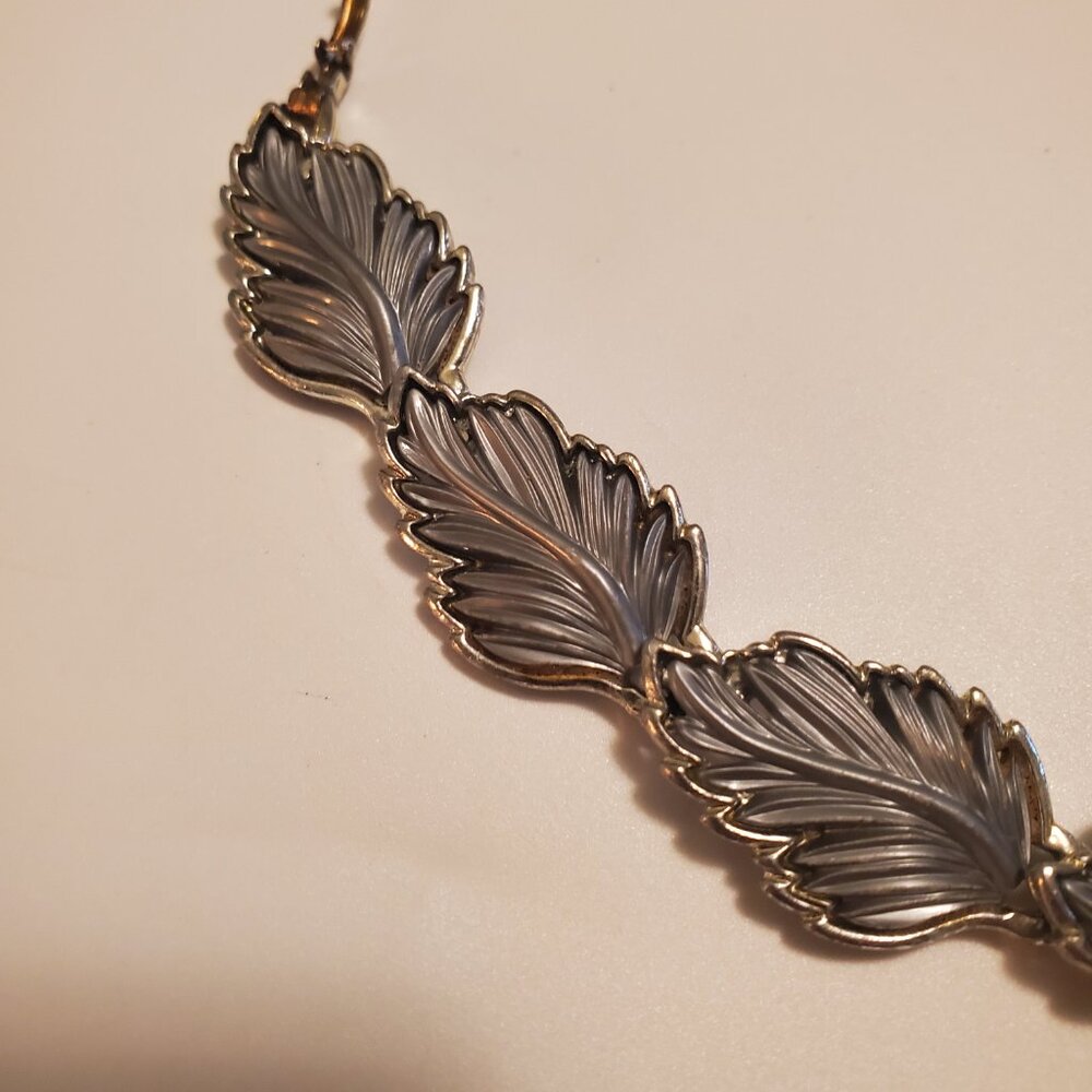 1 Silver Leaf Bracelet, item # A-1236, wt 24 grams. - Picture 7 of 10